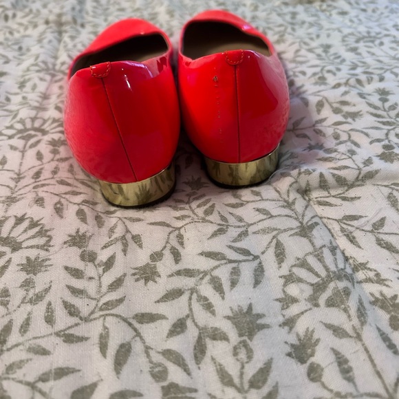 JCrew Patent Leather Neon Persimmon Ballet Flates with Gold Block Heel, Size 8.5 - Picture 3 of 3